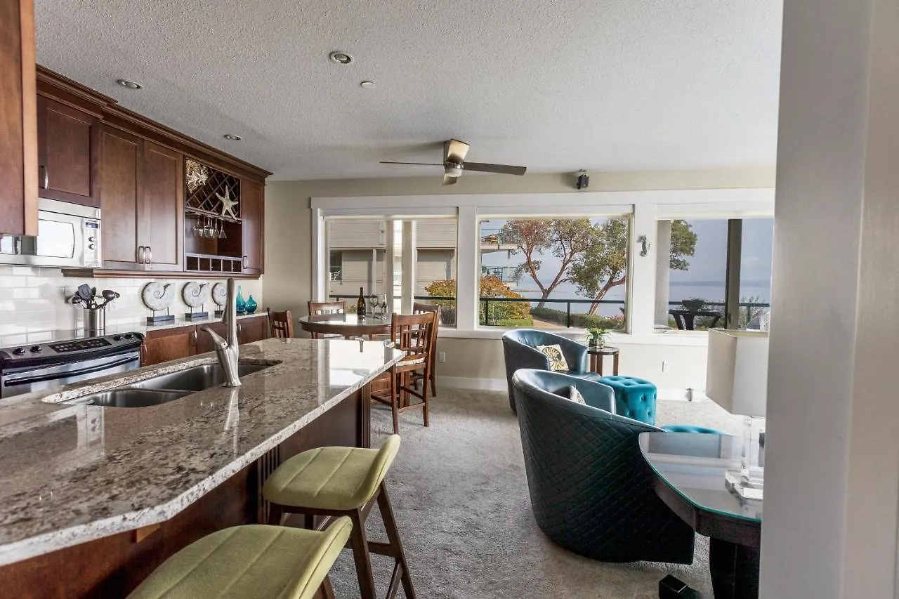 Apartment Sunrise Cove Apt At Inn Of The Sea Ladysmith